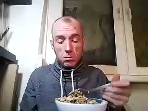 Snapshot of BongChannel chatting on 01/06/25, 06:52 BongChannel online show from 01/06/25, 06:52