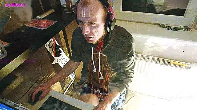 Snapshot of BongChannel chatting on 01/07/25, 01:06 BongChannel online show from 01/07/25, 01:06