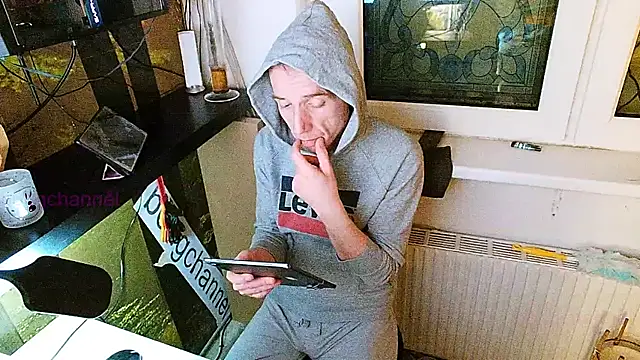 Snapshot of BongChannel chatting on 01/07/25, 04:59 BongChannel online show from 01/07/25, 04:59