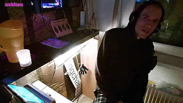 Snapshot of BongChannel chatting on 01/11/25, 03:13 BongChannel online show from 01/11/25, 03:13