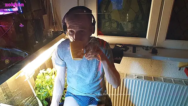 Snapshot of BongChannel chatting on 01/14/25, 05:08 BongChannel online show from 01/14/25, 05:08