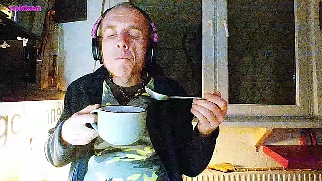 Snapshot of BongChannel chatting on 01/26/25, 09:40 BongChannel online show from 01/26/25, 09:40