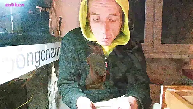 Snapshot of BongChannel chatting on 01/28/25, 01:08 BongChannel online show from 01/28/25, 01:08