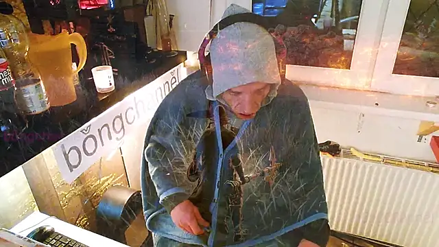 Snapshot of BongChannel chatting on 02/02/25, 01:23 BongChannel online show from 02/02/25, 01:23