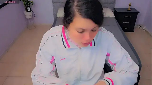 Lana stone  online show from 11/30/25, 03:10