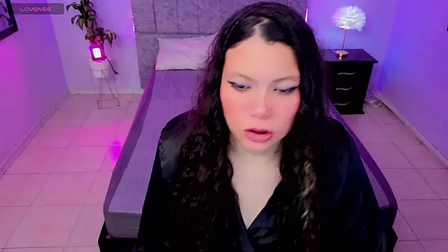 Lana stone  online show from 12/15/25, 04:06