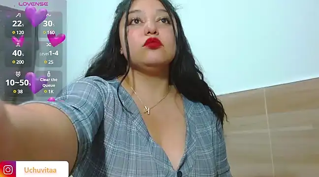 Snapshot of Kym_Owens chatting on 12/13/24, 01:15 Kym Owens online show from 12/13/24, 01:15