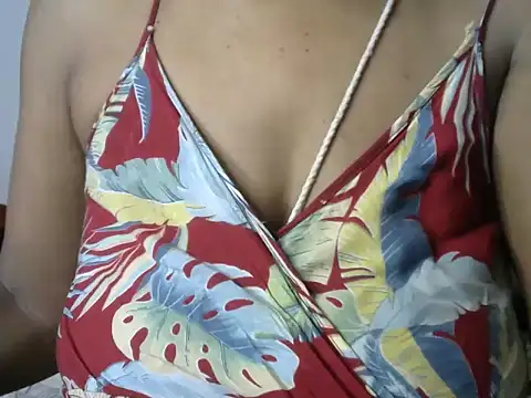 Snapshot of Thobi2020 chatting on 11/06/25, 08:15 Thobi2020 online show from 11/06/25, 08:15