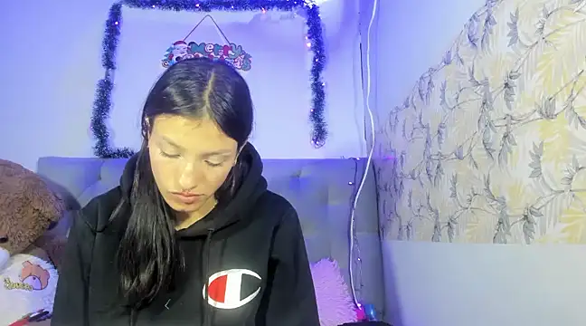 Emma-Wilson online show from 12/12/24, 10:45