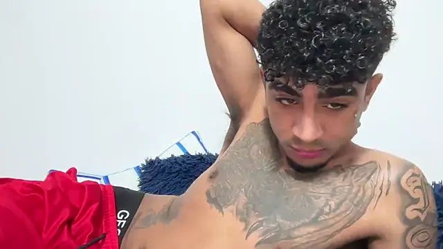 Snapshot of dominic_brandd23 chatting on 10/19/25, 12:28 dominic brandd23 online show from 10/19/25, 12:28