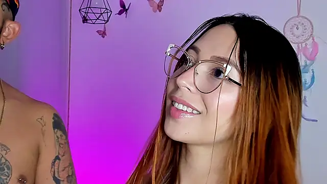 Chloe Johnson  online show from 11/09/25, 05:17