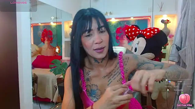 Snapshot of lorenapinto chatting on 10/19/25, 12:28 lorenapinto online show from 10/19/25, 12:28