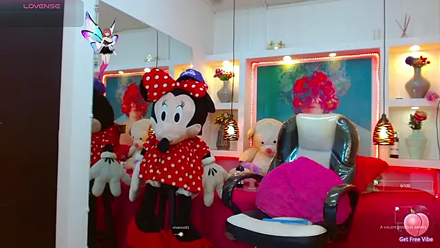 Snapshot of lorenapinto chatting on 10/21/25, 02:01 lorenapinto online show from 10/21/25, 02:01