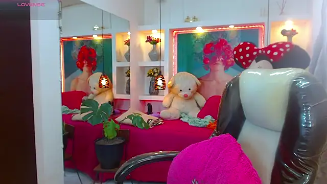 Snapshot of lorenapinto chatting on 10/29/25, 05:58 lorenapinto online show from 10/29/25, 05:58