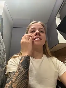 candy maggie online show from 11/22/25, 02:16