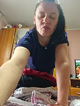 Snapshot of KristenVega chatting on 11/03/25, 08:48 KristenVega online show from 11/03/25, 08:48