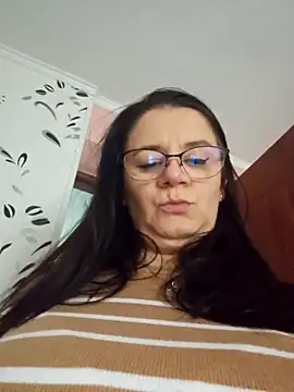 Snapshot of KristenVega chatting on 11/10/25, 11:53 KristenVega online show from 11/10/25, 11:53