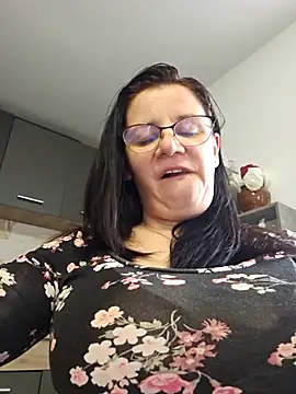 Snapshot of KristenVega chatting on 11/25/25, 10:37 KristenVega online show from 11/25/25, 10:37