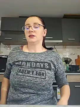 Snapshot of KristenVega chatting on 11/26/25, 11:55 KristenVega online show from 11/26/25, 11:55