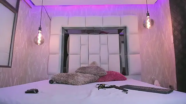 Snapshot of summer_lee_ chatting on 02/11/25, 08:52 summer lee online show from 02/11/25, 08:52