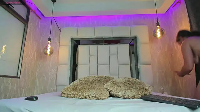 Snapshot of summer_lee_ chatting on 03/01/25, 06:32 summer lee online show from 03/01/25, 06:32