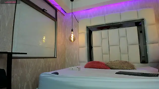 Snapshot of summer_lee_ chatting on 03/18/25, 05:53 summer lee online show from 03/18/25, 05:53