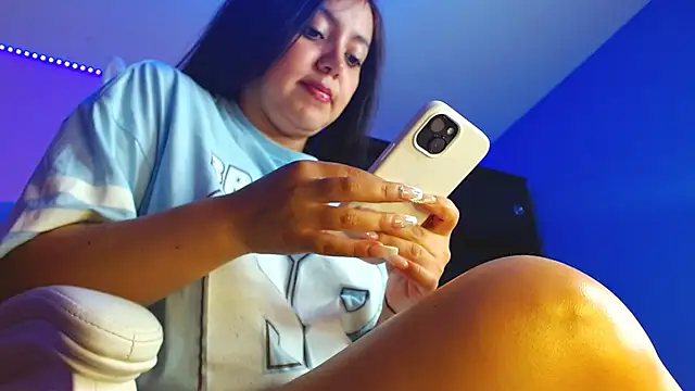 Isa-Jones online show from 12/05/25, 02:09