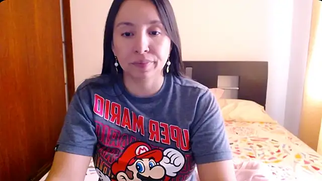 Snapshot of emely_sexx20 chatting on 12/02/24, 06:43 emely sexx20 online show from 12/02/24, 06:43