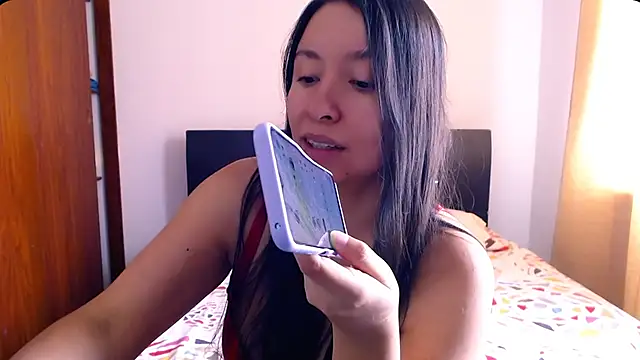 Snapshot of emely_sexx20 chatting on 12/05/24, 03:28 emely sexx20 online show from 12/05/24, 03:28
