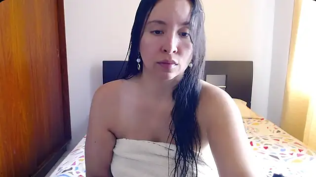 Snapshot of emely_sexx20 chatting on 12/12/24, 03:27 emely sexx20 online show from 12/12/24, 03:27
