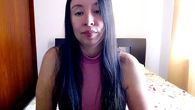 Snapshot of emely_sexx20 chatting on 12/17/24, 02:44 emely sexx20 online show from 12/17/24, 02:44