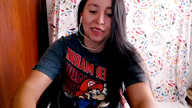 Snapshot of emely_sexx20 chatting on 03/02/25, 07:56 emely sexx20 online show from 03/02/25, 07:56