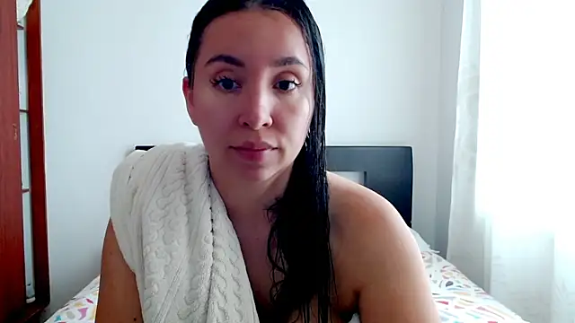 Snapshot of emely_sexx20 chatting on 09/12/25, 03:34 emely sexx20 online show from 09/12/25, 03:34