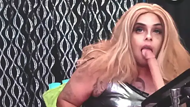 Snapshot of indica310 chatting on 11/09/25, 10:46 indica310 online show from 11/09/25, 10:46