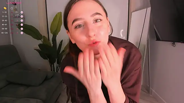 helen ramsay online show from 10/03/25, 02:58