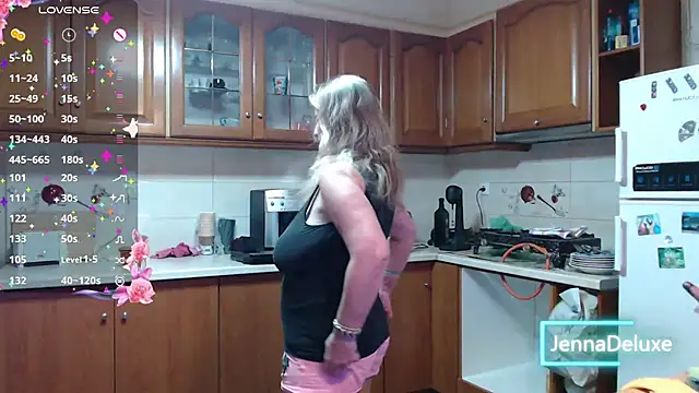 JennaDeluxe online show from 06/13/26, 07:06