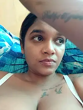 Snapshot of Indianqueen03 chatting on 01/14/26, 02:44 Indianqueen03 online show from 01/14/26, 02:44