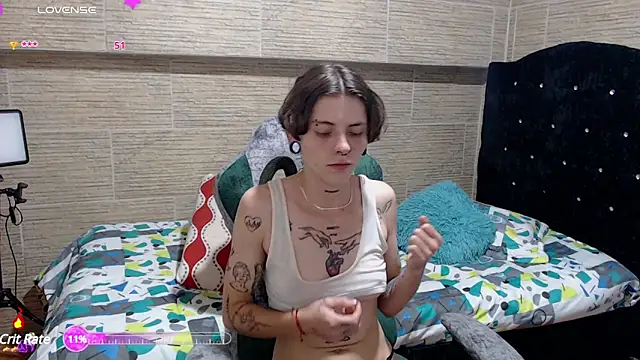 pretty cristal69 online show from 12/18/24, 06:32