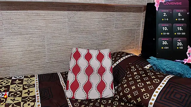 pretty cristal69 online show from 10/09/25, 11:52