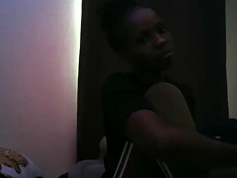 Snapshot of Bella_cute01 chatting on 11/05/25, 04:23 Bella cute01 online show from 11/05/25, 04:23