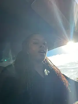 Snapshot of Your_Paris chatting on 11/07/25, 04:29 Your Paris online show from 11/07/25, 04:29