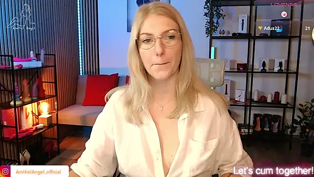 Snapshot of Amitiel_Angel chatting on 10/20/25, 06:08 Amitiel Angel online show from 10/20/25, 06:08