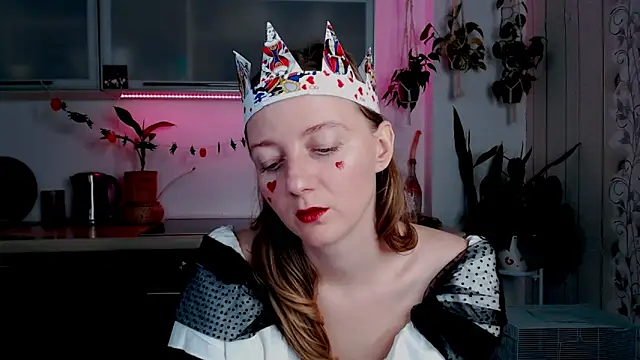 Snapshot of Elly_Helly chatting on 10/31/25, 08:21 Elly Helly online show from 10/31/25, 08:21