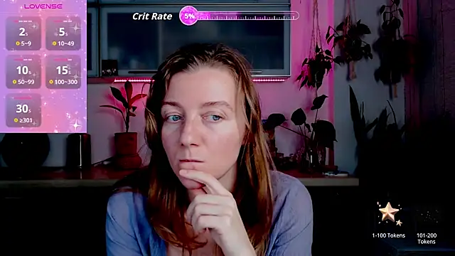 Snapshot of Elly_Helly chatting on 11/14/25, 08:07 Elly Helly online show from 11/14/25, 08:07