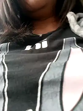 Snapshot of Cristal__04 chatting on 10/04/25, 04:05 Cristal 04 online show from 10/04/25, 04:05