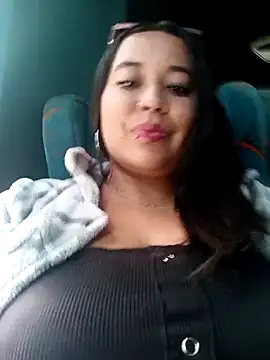 Snapshot of Cristal__04 chatting on 10/26/25, 05:52 Cristal 04 online show from 10/26/25, 05:52