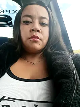 Snapshot of Cristal__04 chatting on 11/01/25, 06:43 Cristal 04 online show from 11/01/25, 06:43