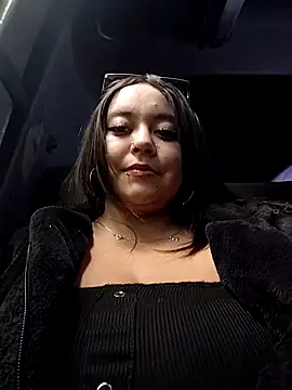 Snapshot of Cristal__04 chatting on 11/13/25, 04:39 Cristal 04 online show from 11/13/25, 04:39