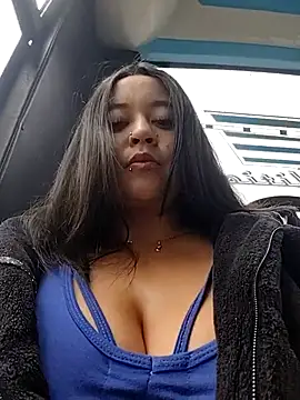 Snapshot of Cristal__04 chatting on 11/20/25, 07:02 Cristal 04 online show from 11/20/25, 07:02