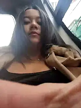 Snapshot of Cristal__04 chatting on 11/27/25, 04:53 Cristal 04 online show from 11/27/25, 04:53